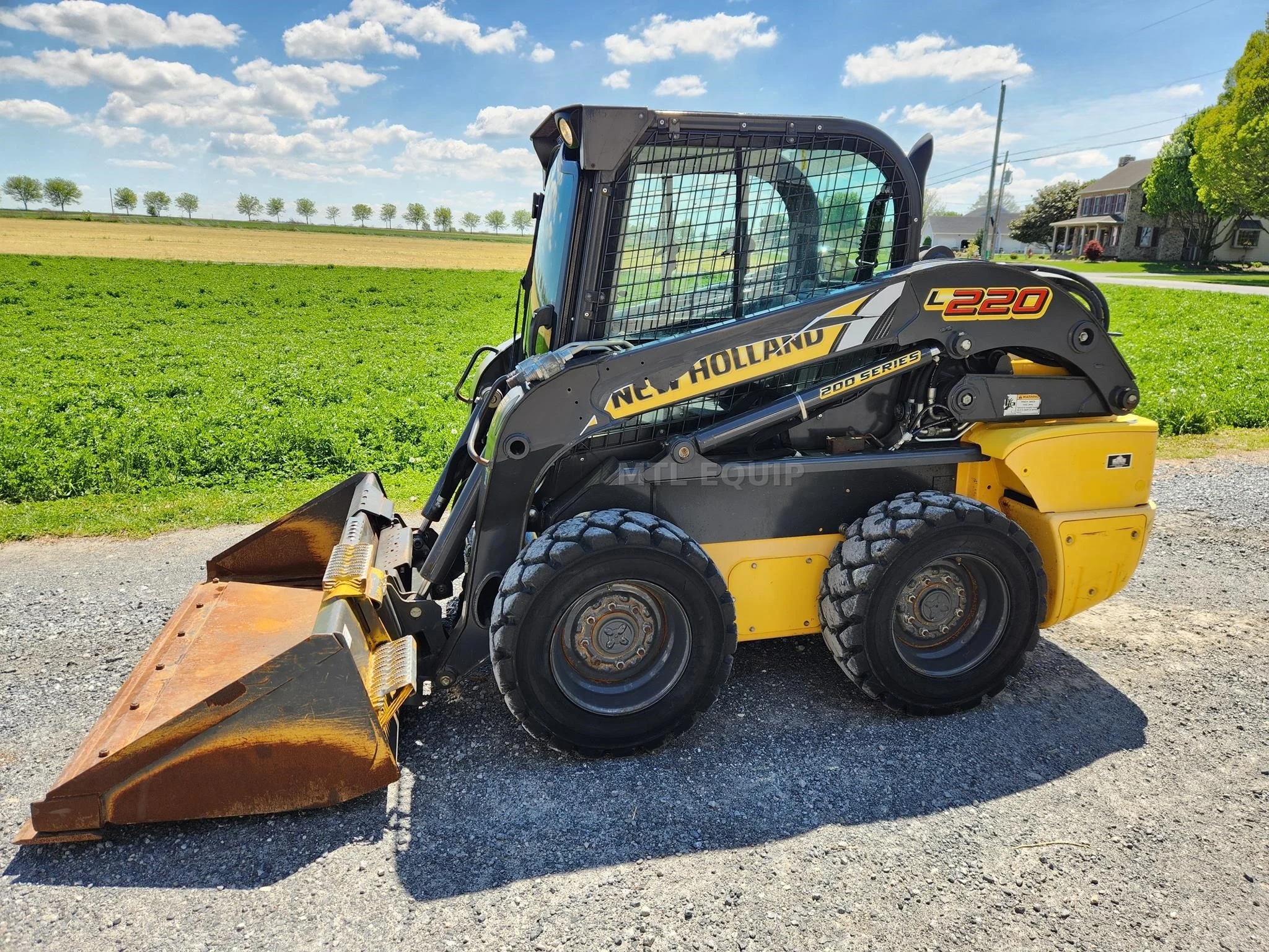 2016 New Holland L220 — photo 1